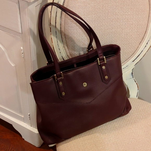 Travanti Laptop Bag - Picture 1 of 4